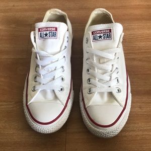 Like New size 7 women’s Converse